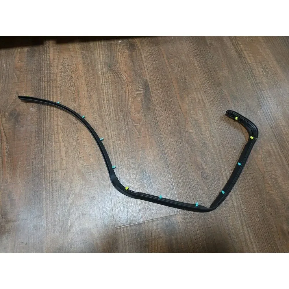 Right Rear Door-Lower Weatherstrip for 2010 Cadillac CTS GM# 25948405